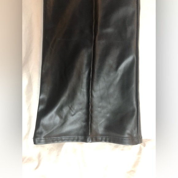 DOLLHOUSE HIGH RISE FLARE VEGAN LEATHER PANTS SIZE: 14w - Picture 9 of 10
